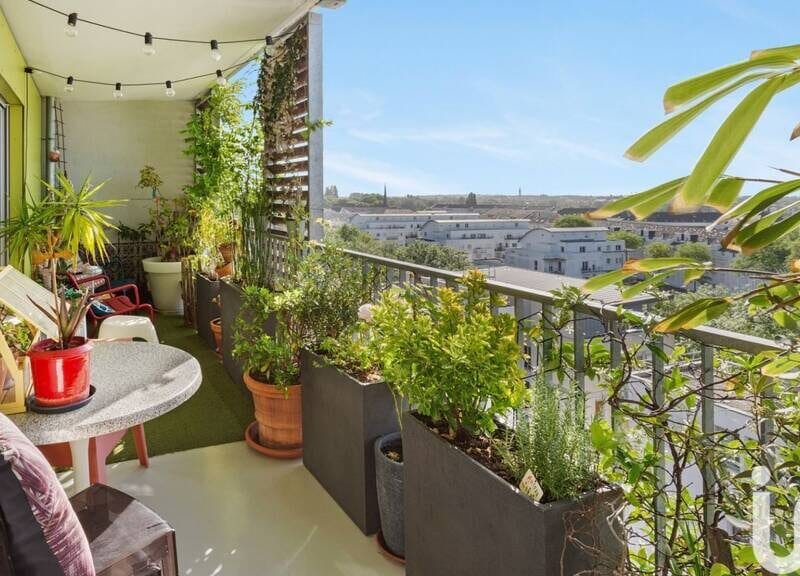 Appartement lumineux avec garage et balcon à 200000€