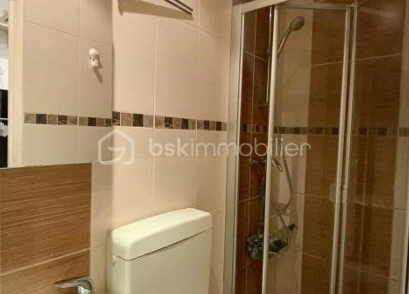 Appartement lumineux avec garage et balcon à 280000€