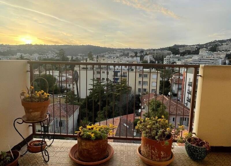 Appartement spacieux avec garage et balcon à 300000€