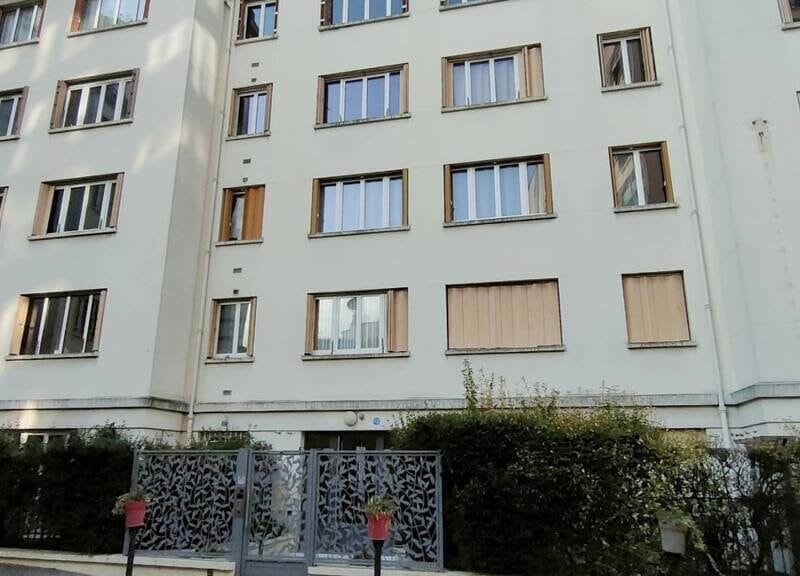 Appartement spacieux avec garage et balcon à 700000€