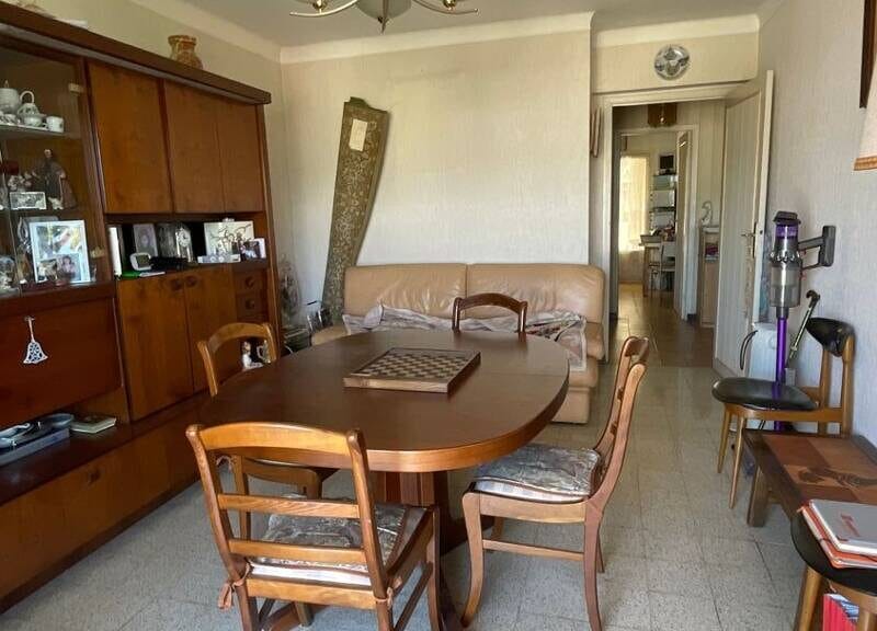 Appartement spacieux avec garage et balcon à 300000€