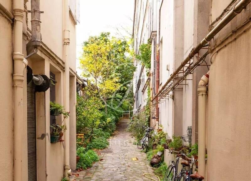 Appartement spacieux avec garage et balcon à 690000€