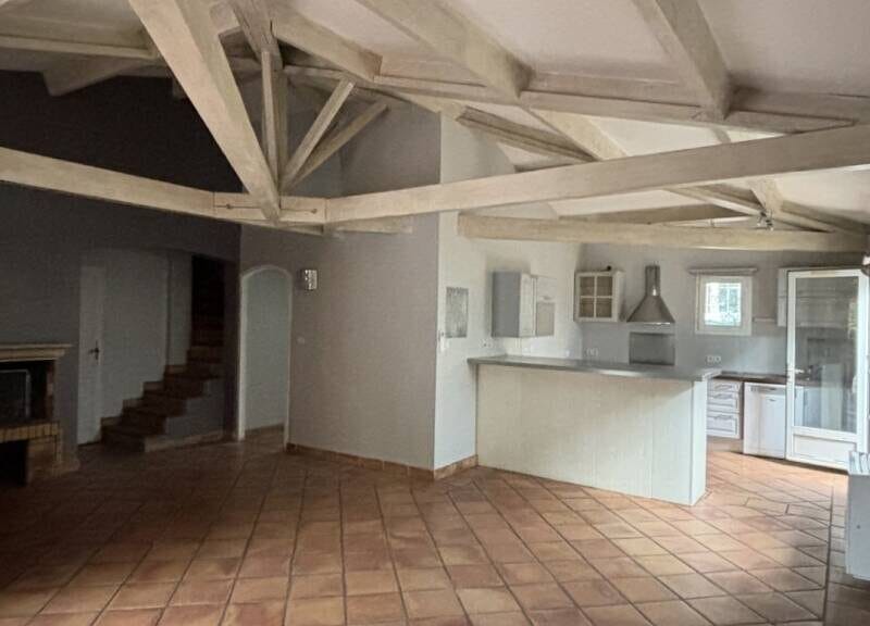 Appartement spacieux avec garage et balcon à [Localisation]