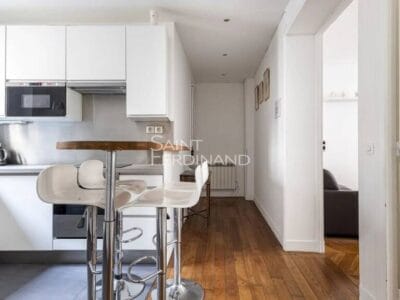 Appartement spacieux avec garage et balcon à [Localisation]