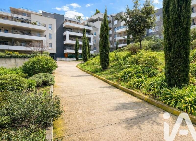 Appartement spacieux avec garage et balcon à [Localisation]